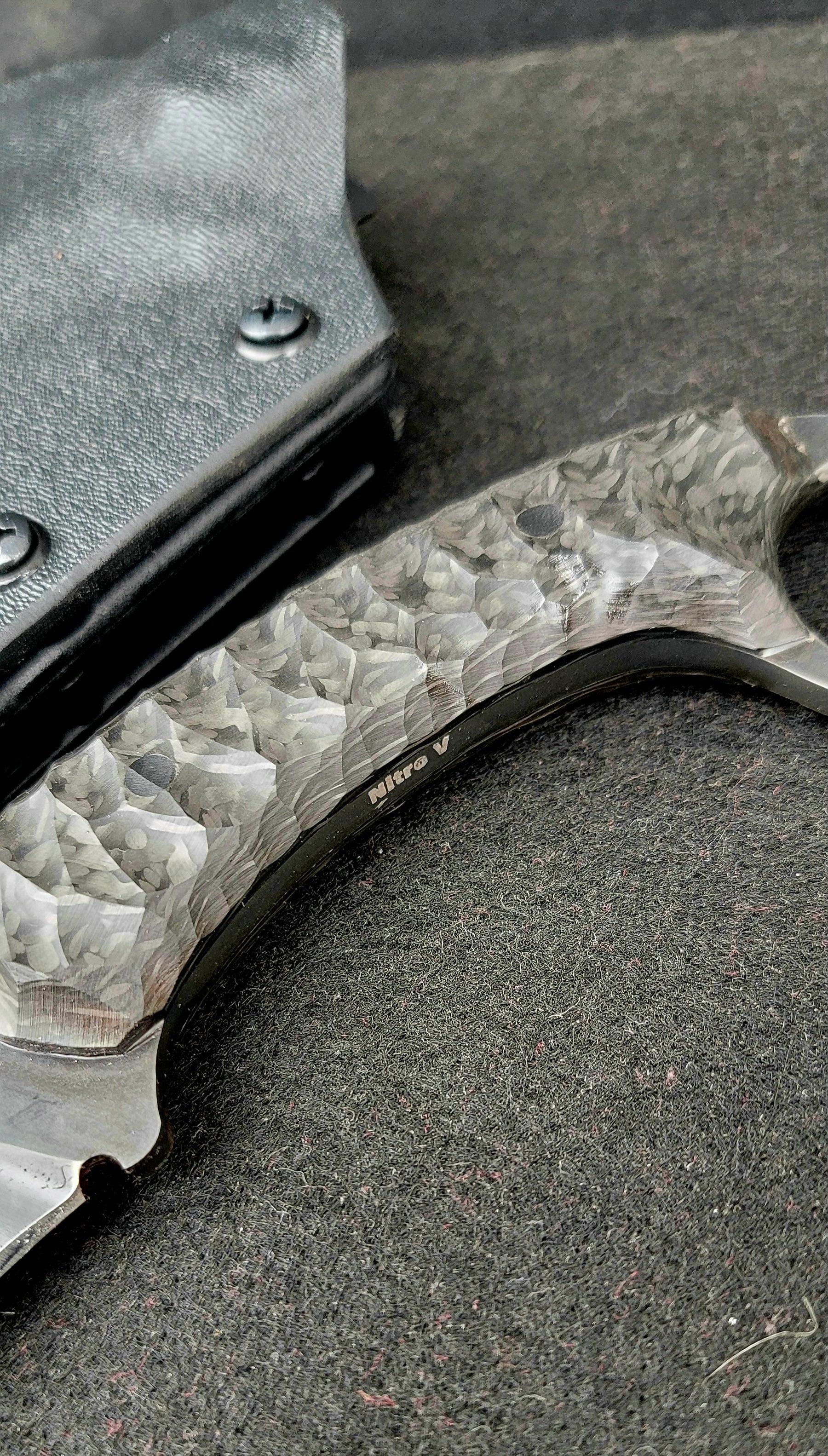 Angel fire Hellian Karambit - Image 4